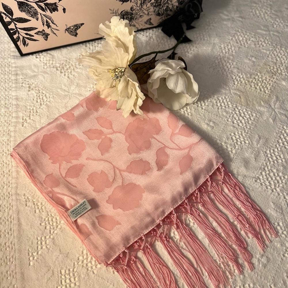 Scarf - Picture 3 of 4